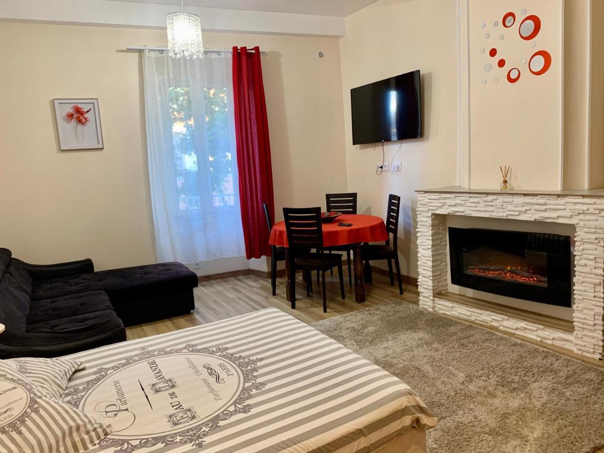 Splendide Studio Au Coeur Historique De Frejus Lägenhet Exteriör bild