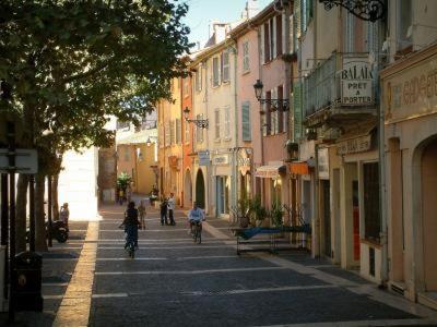 Splendide Studio Au Coeur Historique De Frejus Lägenhet Exteriör bild