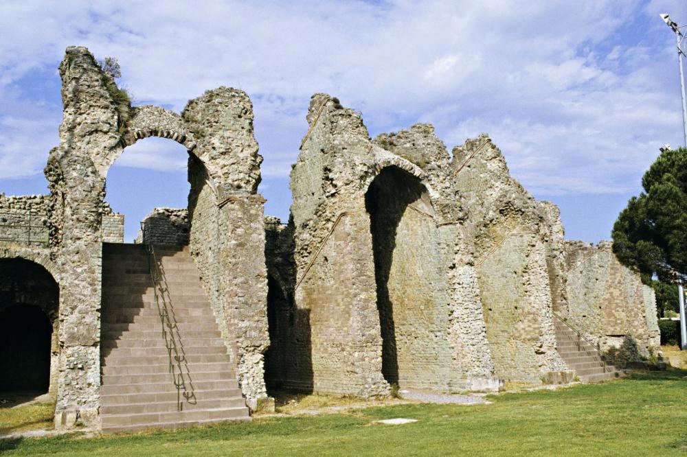Splendide Studio Au Coeur Historique De Frejus Lägenhet Exteriör bild